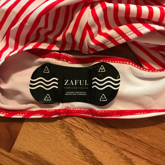❤️NWT Zaful Red & White Striped Medium Swimsuit❤️ - Picture 10 of 16